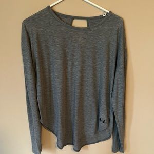 L-Under Armor Heat Gear Women’s float workout top tee cut out back long sleeve